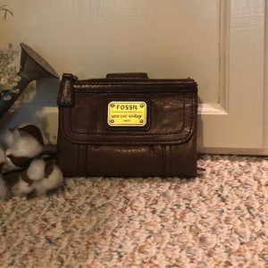 Fossil brown leather wallet - small